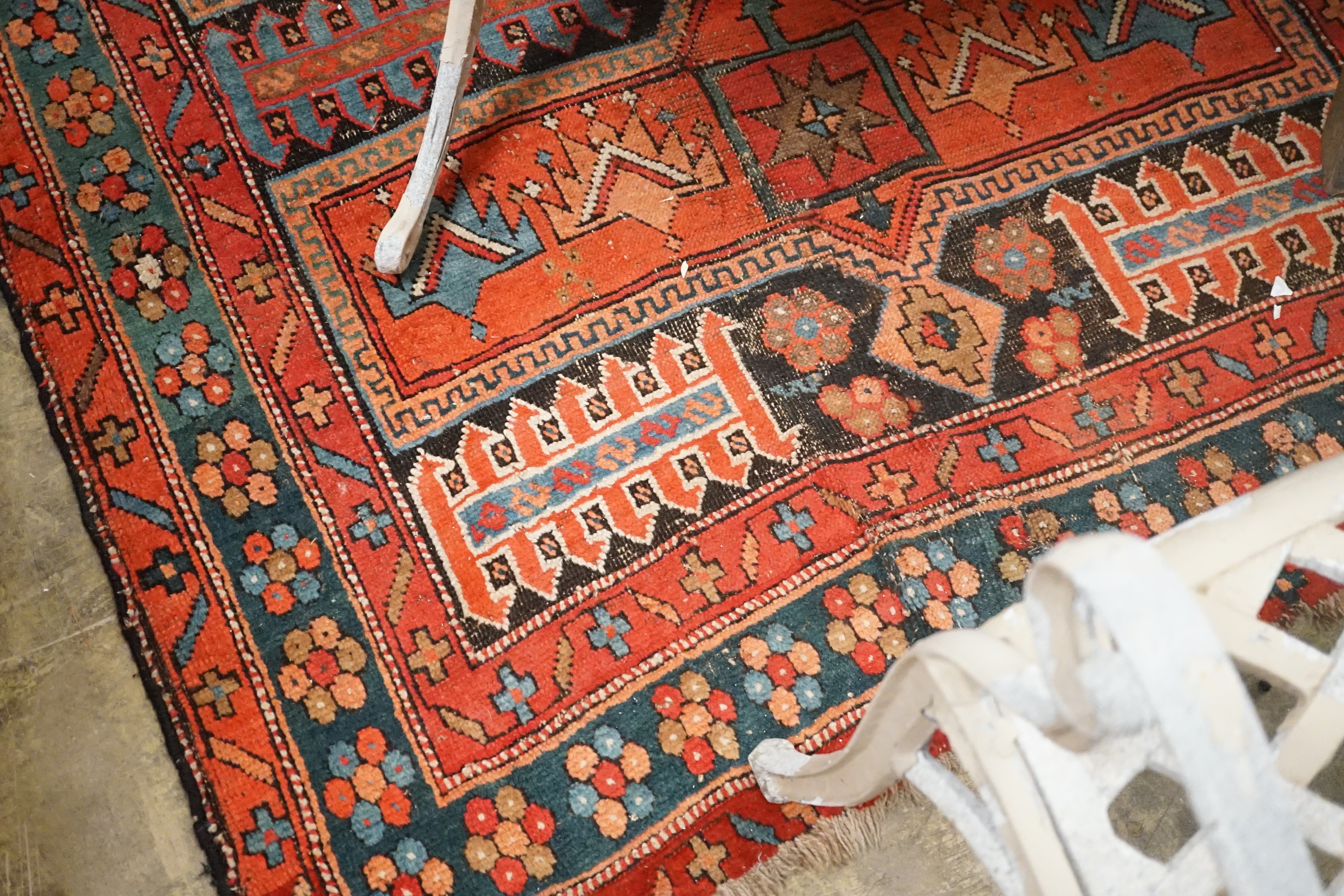 An antique Kurdistan rug, 200 x130cm